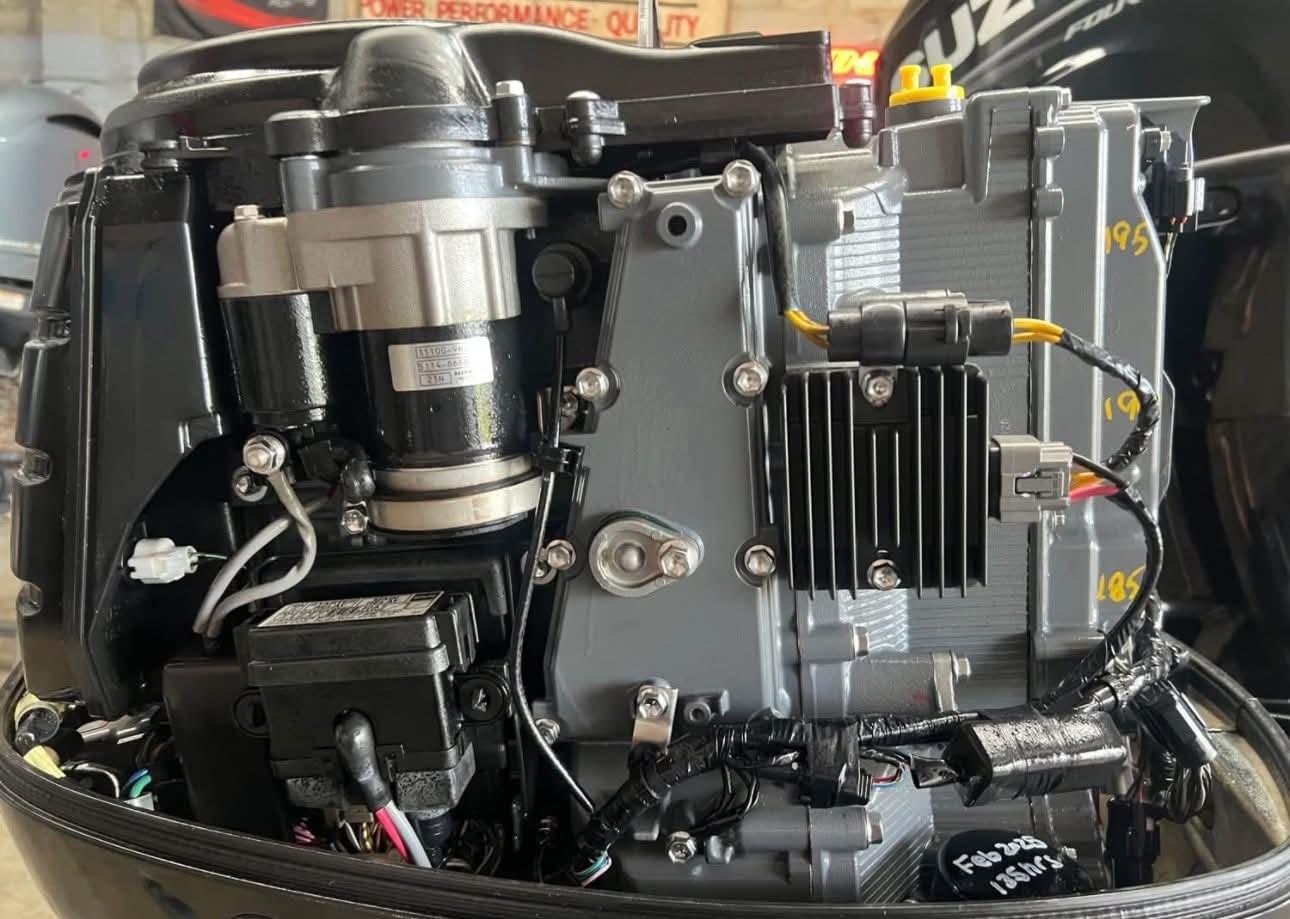 Suzuki DF90A 90HP 4-Stroke EFI Outboard Motor for Sale - Image 5