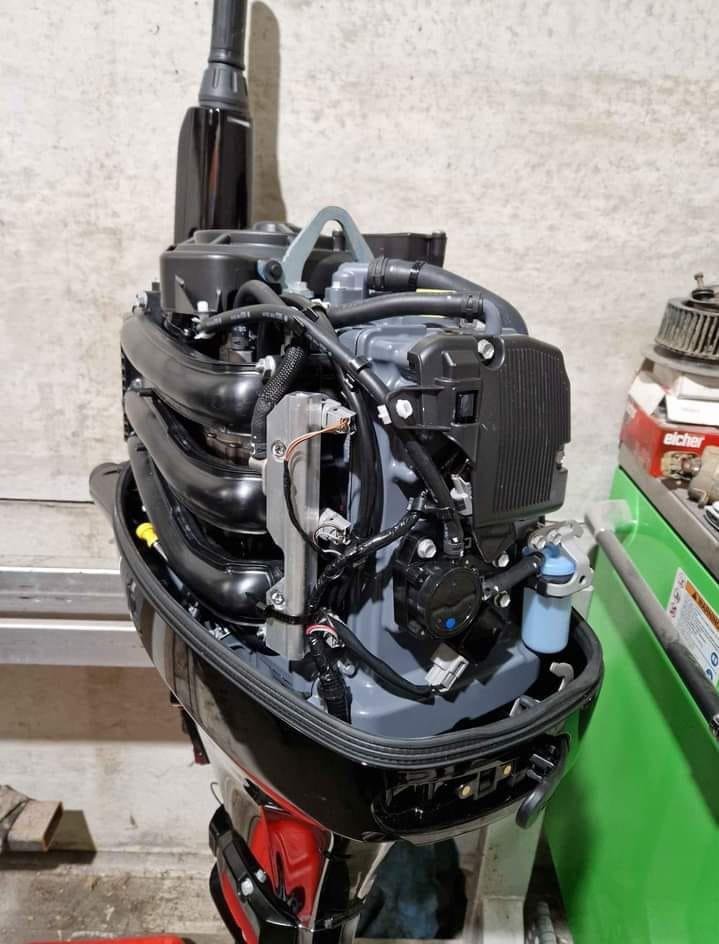 2022 Suzuki DF40A 4-Stroke EFI Outboard Motor | 40HP Suzuki Outboard Engine - Image 5