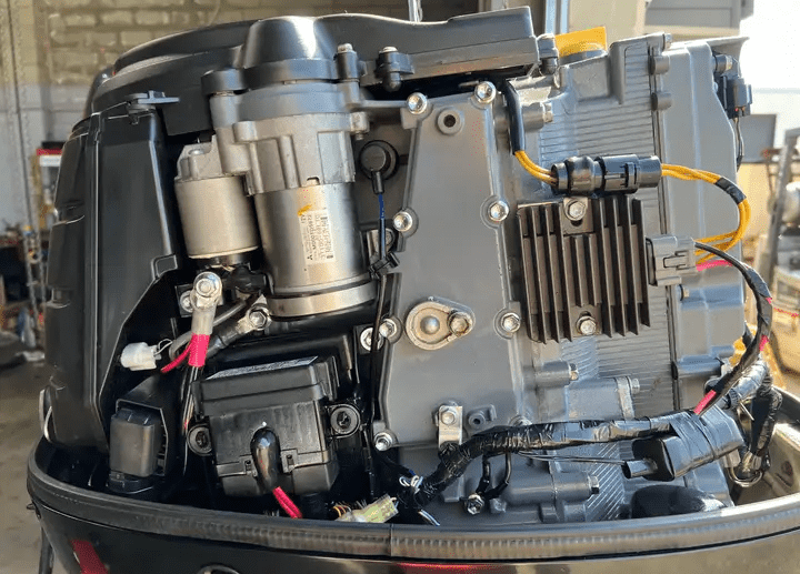 2023 Suzuki DF100 100HP 4-Stroke EFI Outboard Motor - Image 6
