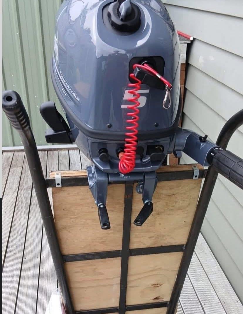 Yamaha 5HP 4-Stroke Outboard Motor - Image 1