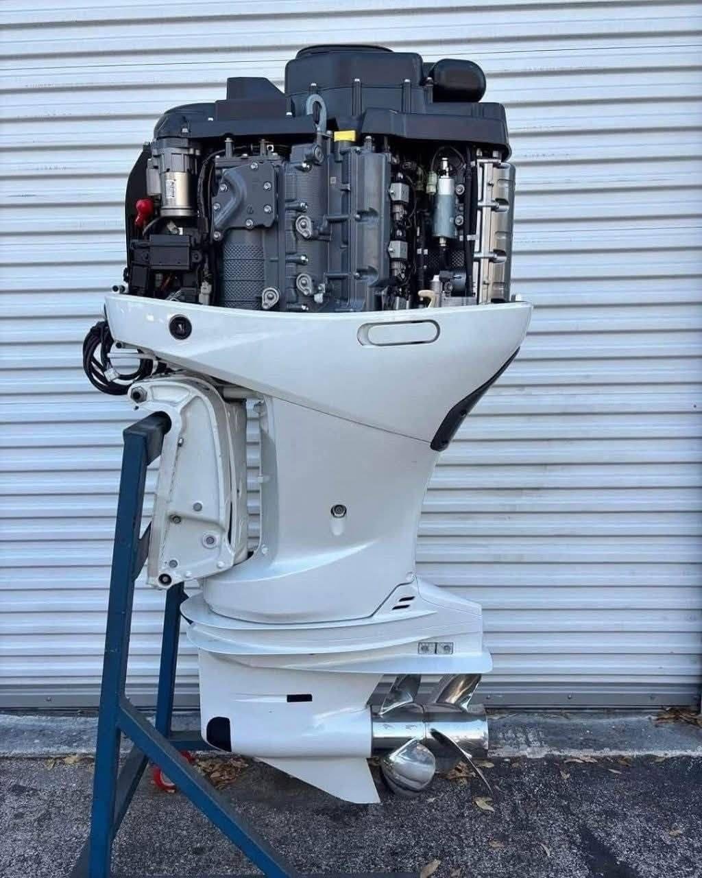 2019 Suzuki DF350A 350HP V6 4-Stroke Outboard Motor - Image 4