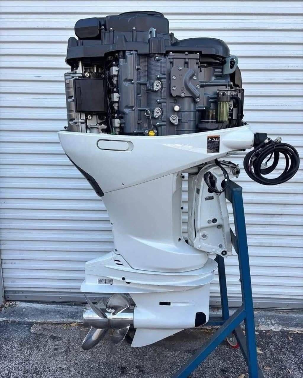 2019 Suzuki DF350A 350HP V6 4-Stroke Outboard Motor - Image 5