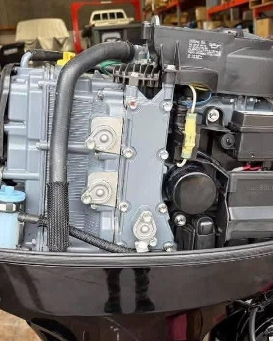 Suzuki DF60 60HP 4-Stroke Outboard Motor - Image 4