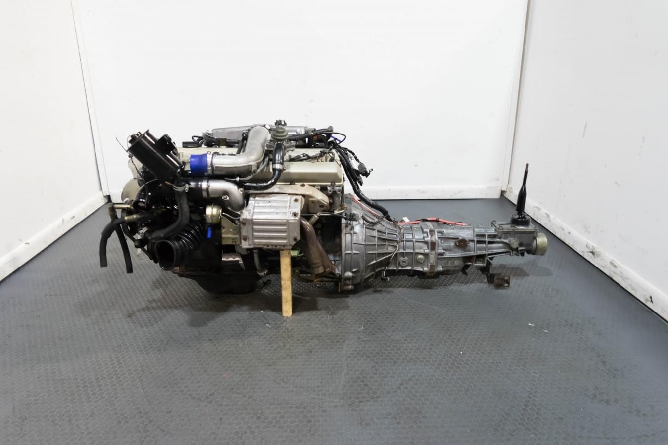 JDM Low Mileage Nissan Skyline GTS-T RB20DET Engine For Sale - Image 12